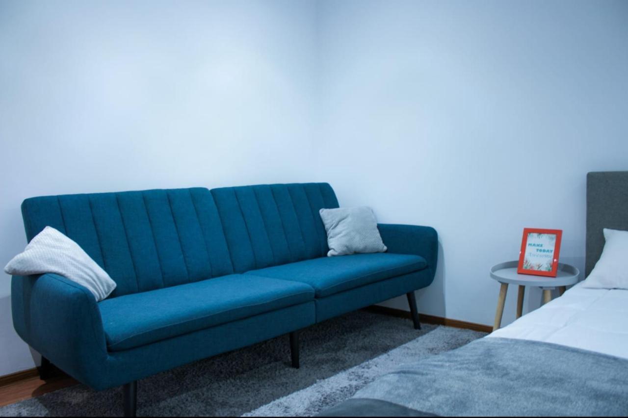 Vlad'S Downtown Apartment Petrila Bagian luar foto